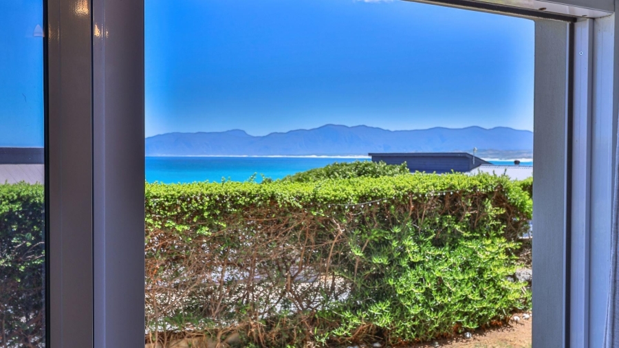 4 Bedroom Property for Sale in De Kelders Western Cape